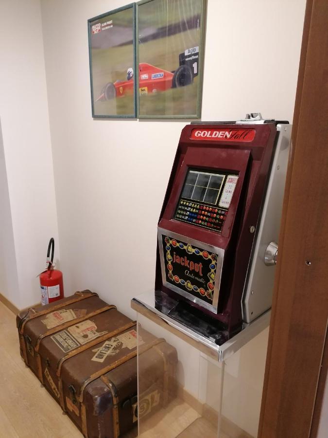 Ferrari Formula 1 Hotel Orio al Serio Ngoại thất bức ảnh